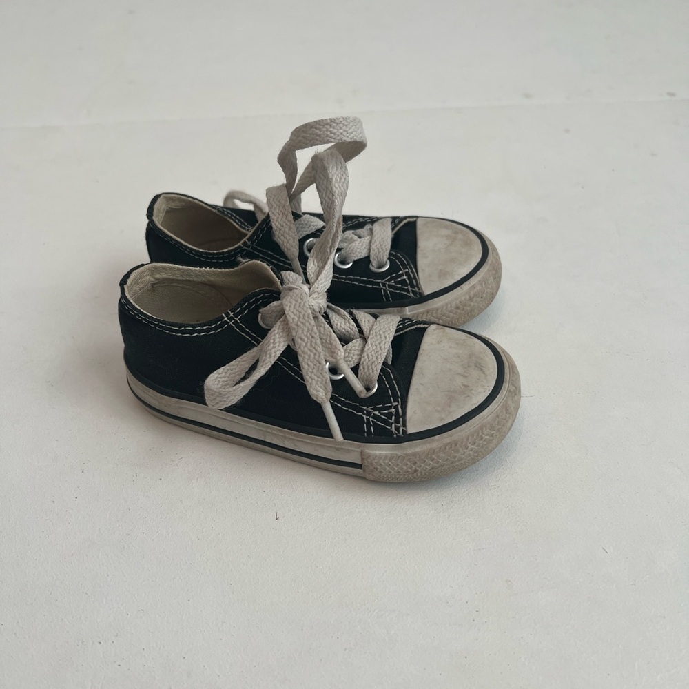 Toddler Black Converse Sneakers Size 6